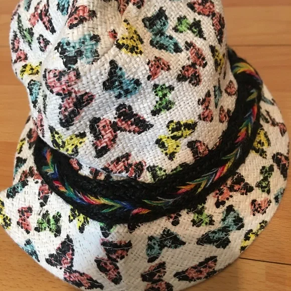 Jacobson Children’s Bucket Hat White With Colored Butterflies Size Small EUC - Picture 3 of 6